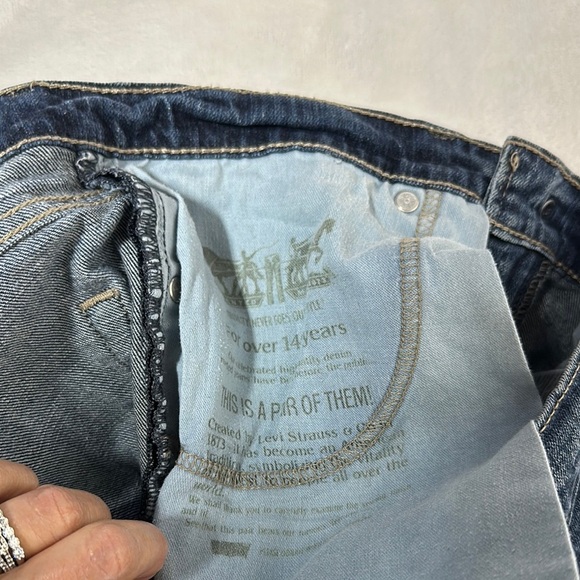 Levi's Blue Straight Jeans with Classic Stitching - Picture 6 of 9